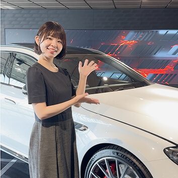 メルセデス・ベンツのお客様対応スタッフ