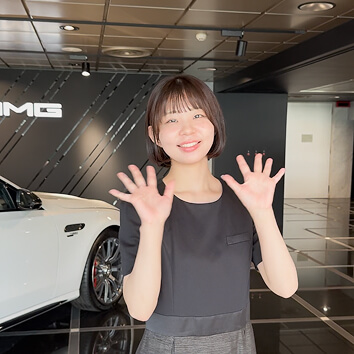 メルセデス・ベンツのお客様対応スタッフ